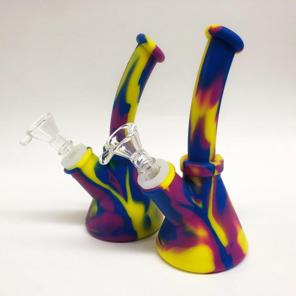 BENT NECK HYBRID DRY RIG – SILICON WATER PIPES – MULTI-COLOR – 1CT – SL106 – [MSRP: $18.50]